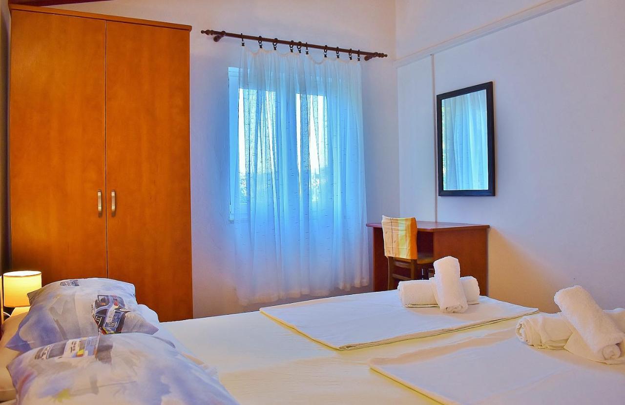 Feniks Apartmani ロパール エクステリア 写真