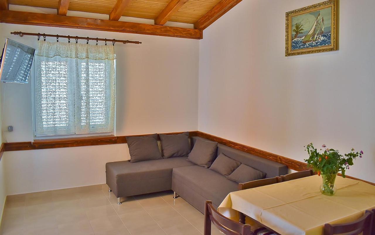 Feniks Apartmani ロパール エクステリア 写真