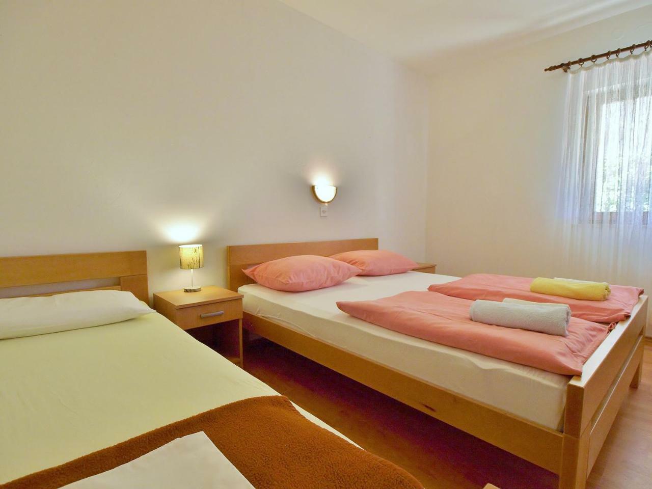 Feniks Apartmani ロパール エクステリア 写真